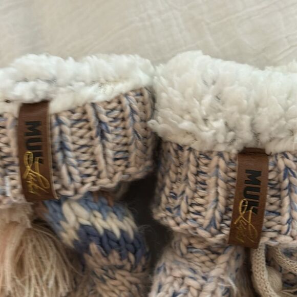 MUK LUKS BUNDLE Two pair of Women's Cottage Faux Fur Crew Socks, Size 6-10, NWT - Picture 8 of 12